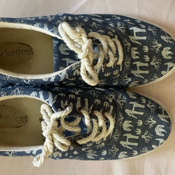 Bucketfeet canvas shoes - Picture 2 of 4